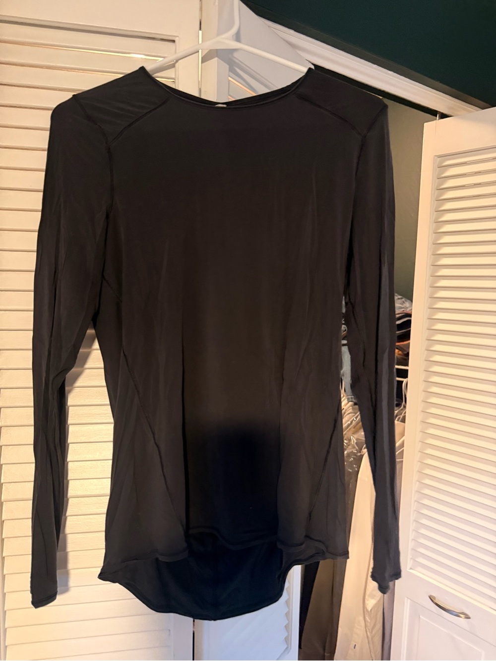 lululemon athletica Black Long-Sleeve Athletic Tee